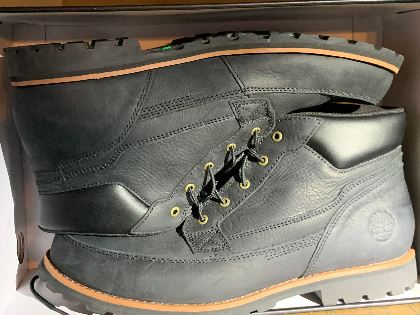 Timberland Attleboro Mid Leather Chukka Boots Men’s 12 (Used)